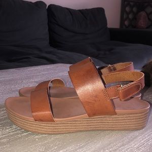 Platform sandals